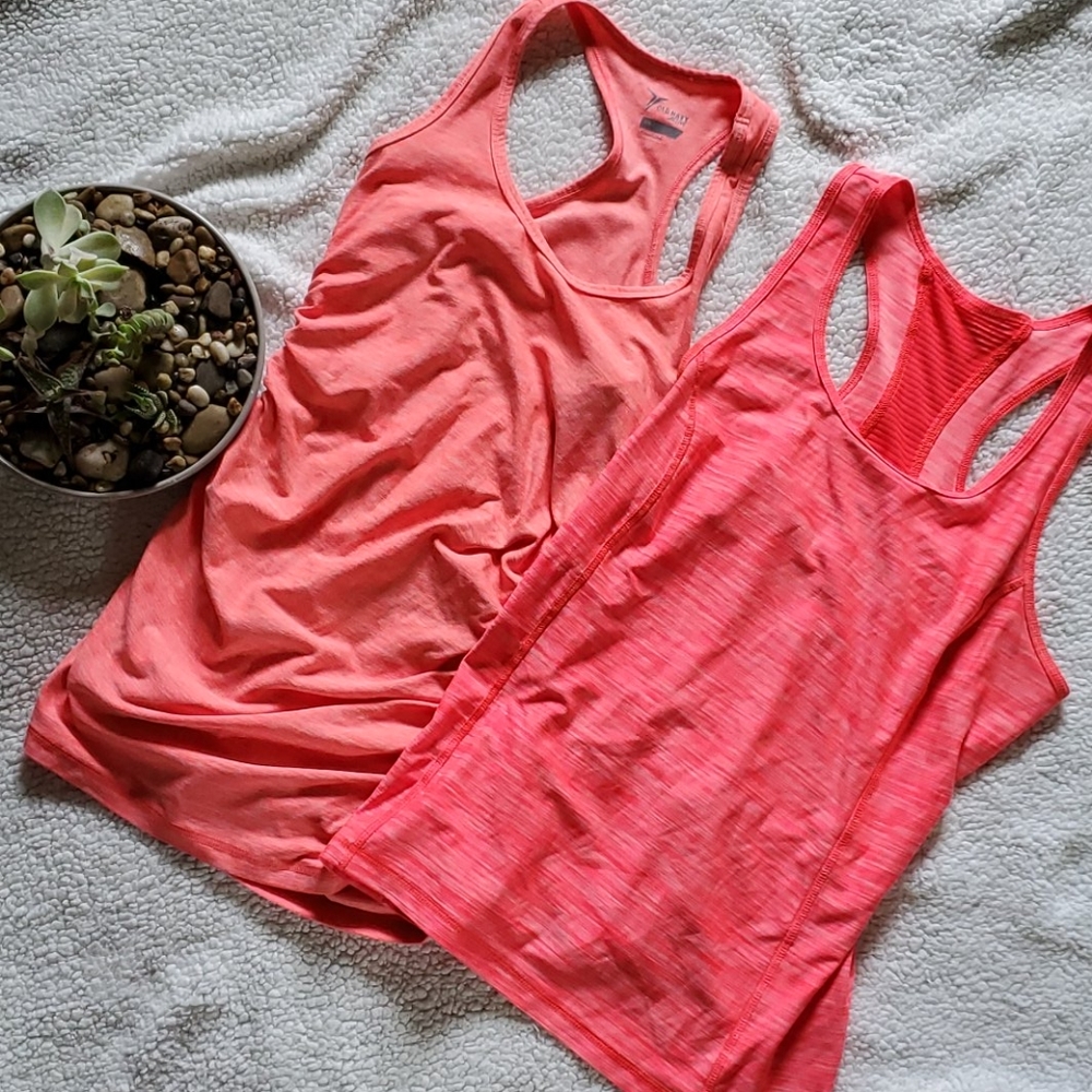 💥SOLD💥Workout tank bundle.